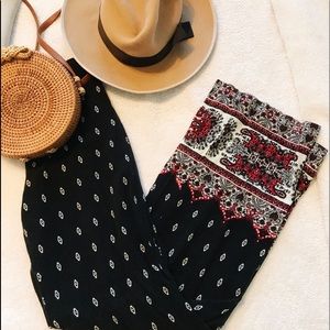 Boho chic patterned flowy pants